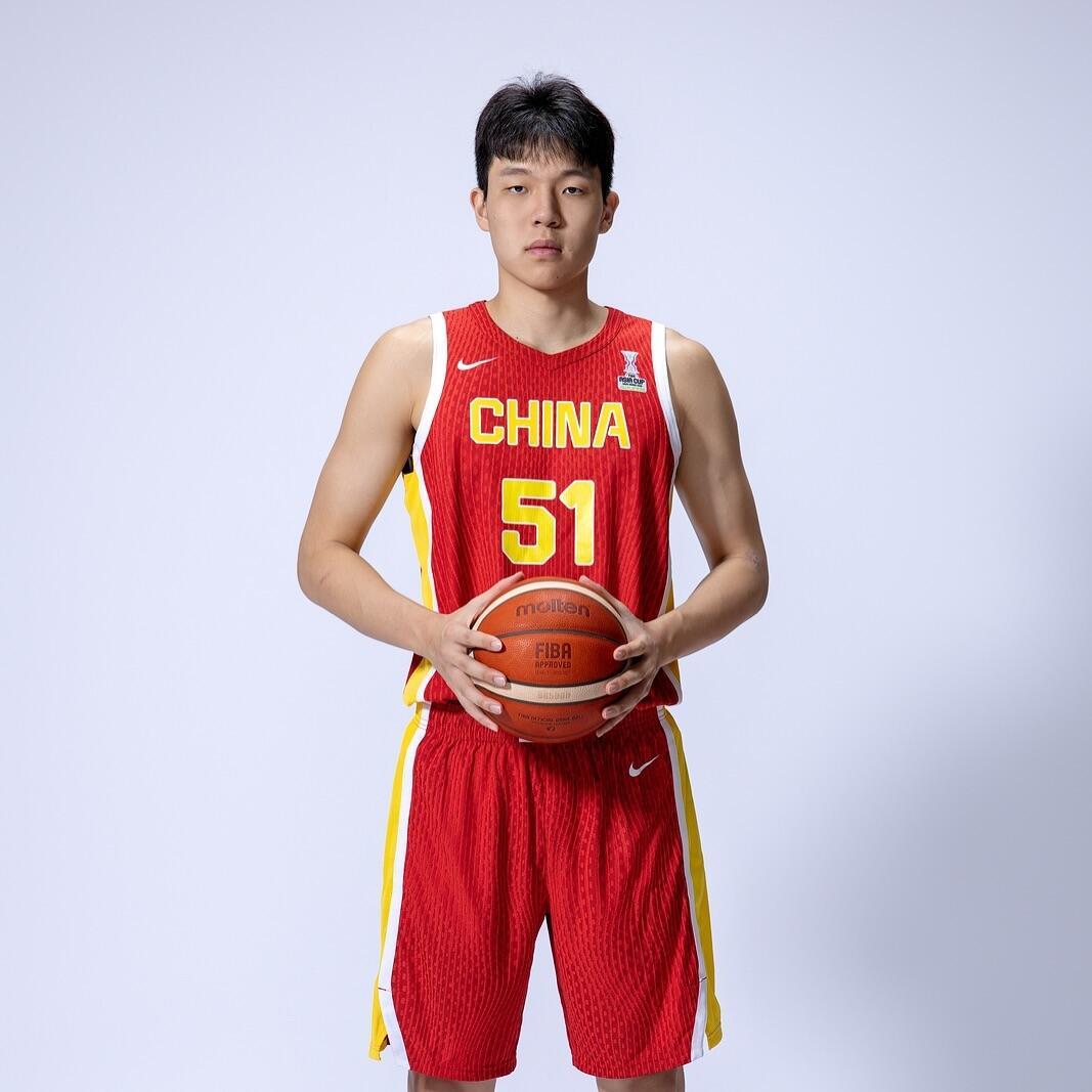 当年姚明都得打斯杯如今杨瀚森也一样(篮球杨瀚森)