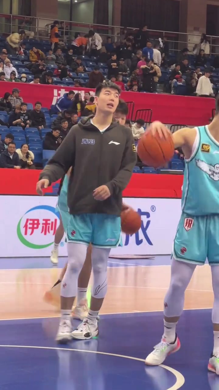 开云体育-青岛男篮分享杨瀚森赴美日记：返回洛杉矶休整，日常训练走起(青岛男篮杨金蒙)