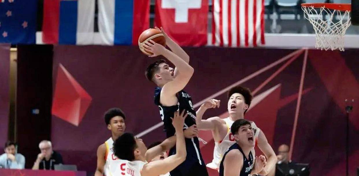 开云体育-U19男篮世界杯-朱正11+4+7中国不敌新西兰无缘八强(2019年男篮世界杯预选中国对新西兰赛)