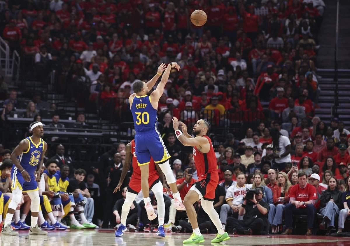 包含季后赛砍下60次30+有多难？NBA仅8人做到，库里只能排垫底的词条