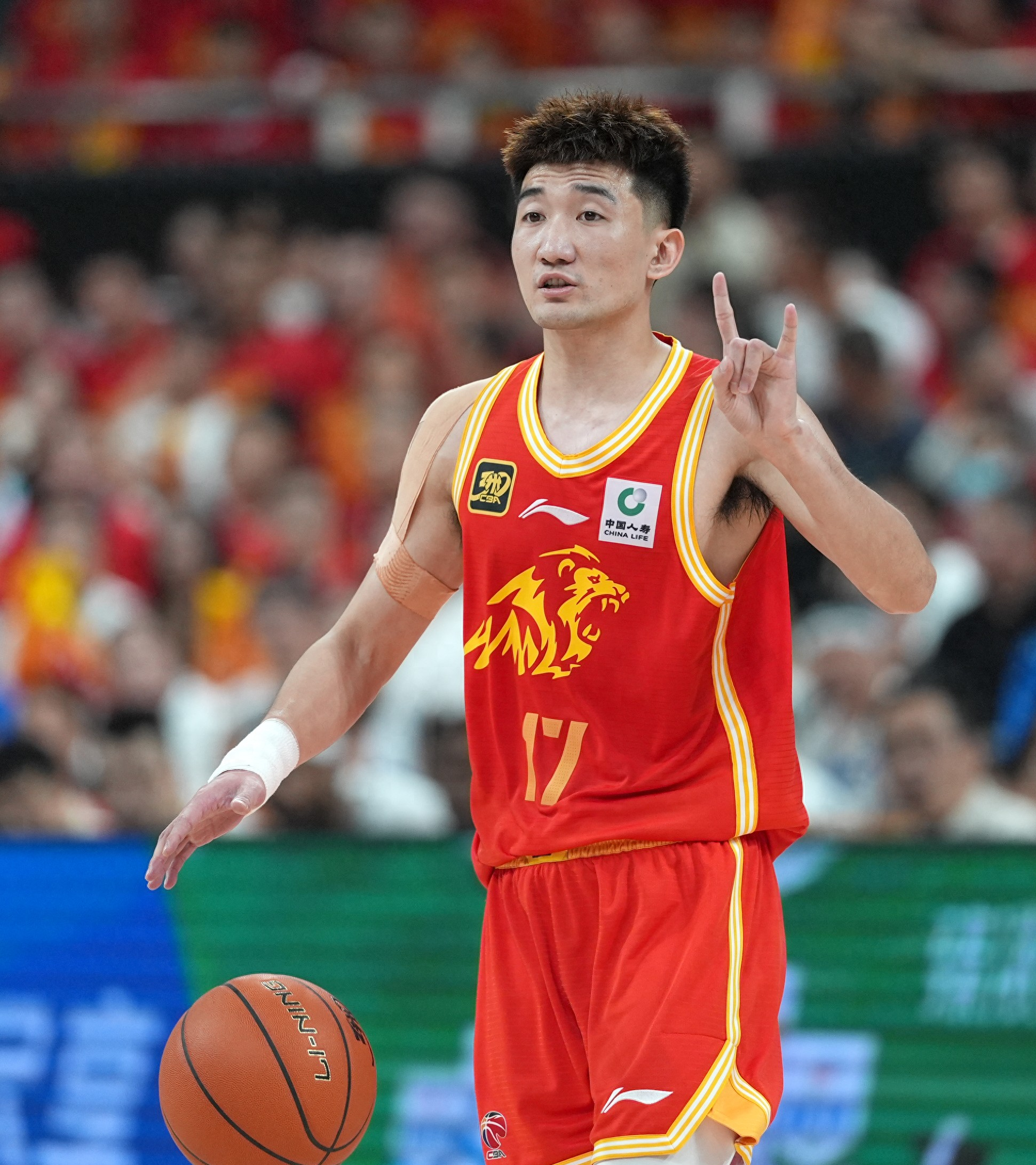 开云体育-孙铭徽18+10广厦胜山西齐麟23分新疆不敌福建的简单介绍