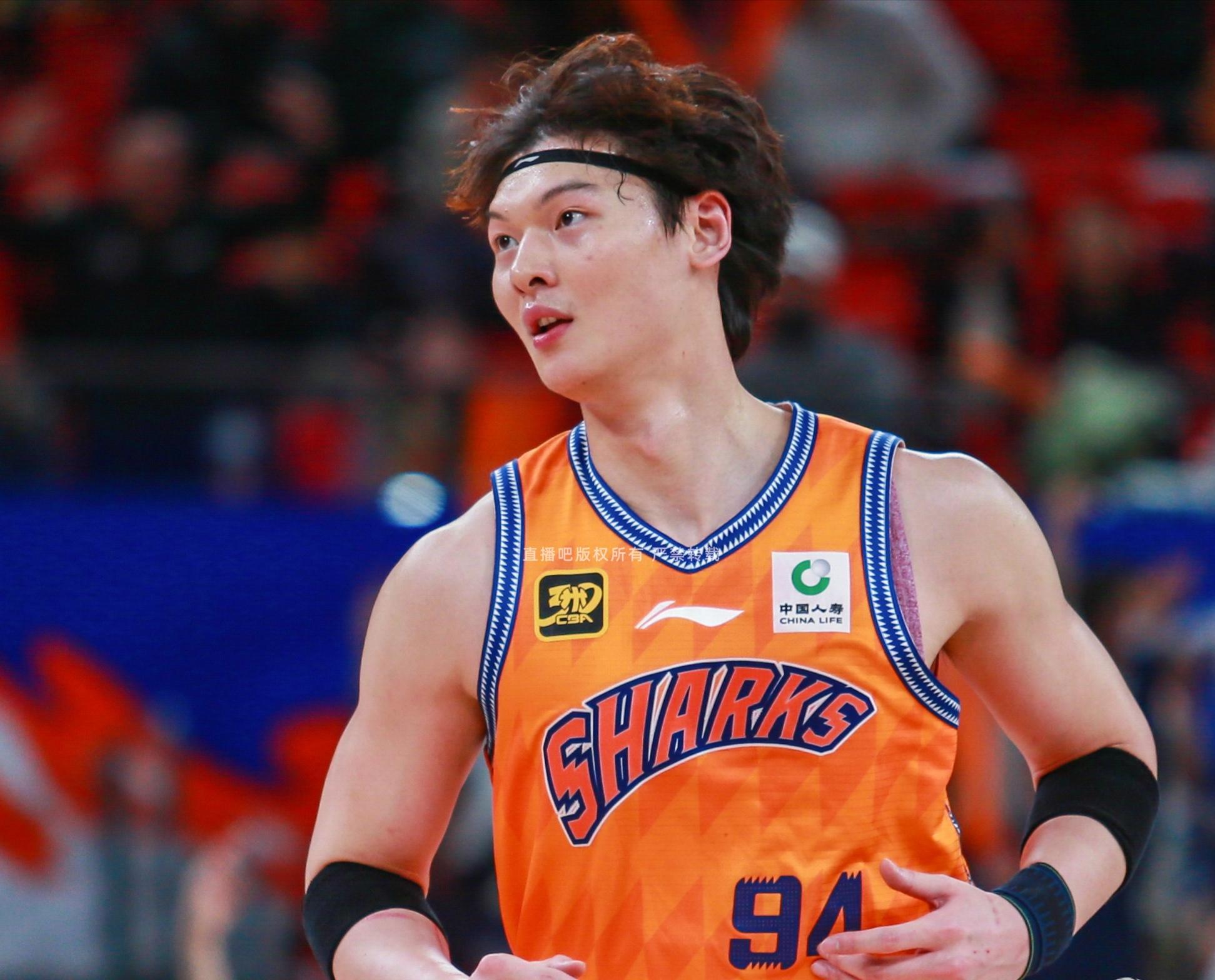 男篮世预赛回顾：王哲林27分14板，中国男篮加时胜巴林(男篮世预赛视频回放)