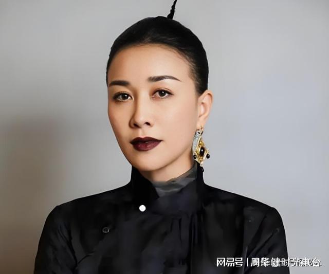 开云体育-包含20年前，那个让那英甘愿“未婚生子”的前国脚高峰，如今过得怎样的词条