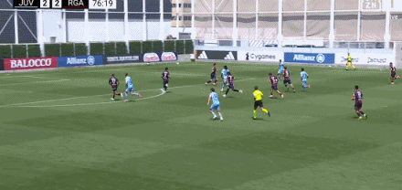 包含2-2，尤文战平雷吉亚纳，小孔塞桑DV9破门，球员整体状态不佳的词条